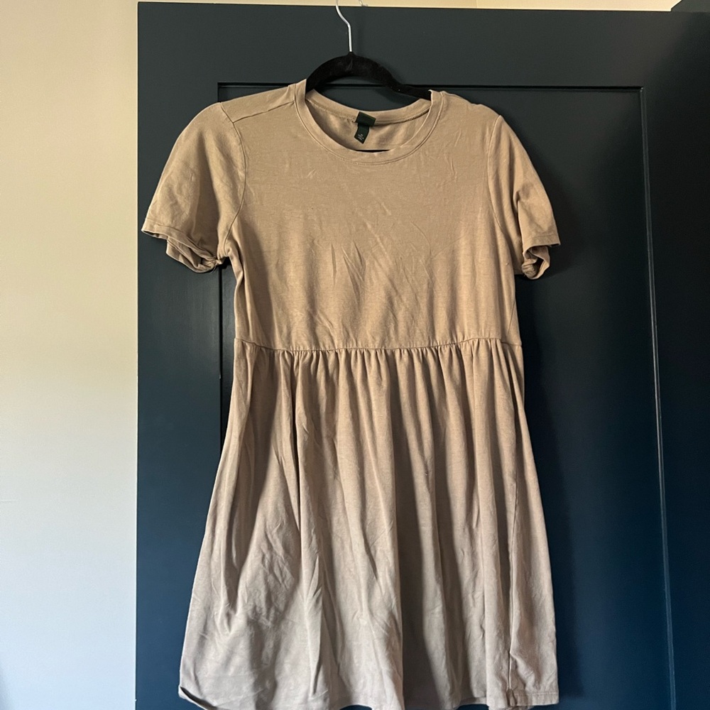 Wild Fable Beige Short Sleeve Dress